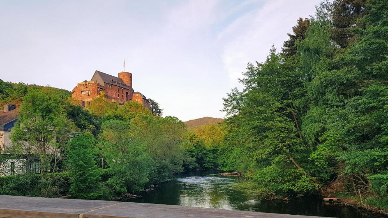 Hostel Burg Hausen ハイムバッハ エクステリア 写真